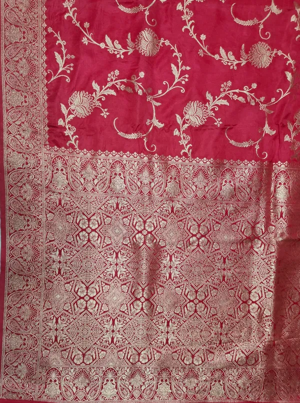 Red_Silk_Satin_Floral_Zari_Saree_For_Women