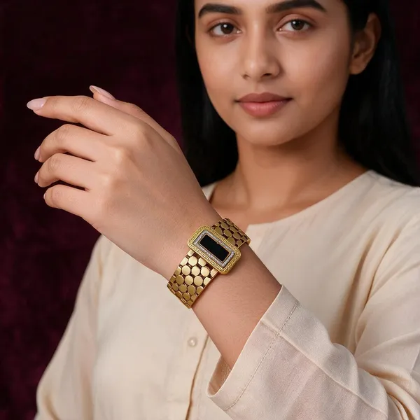 Gold_Stainless_Steel_Rectangular_Bracelet_Watch_For_Women
