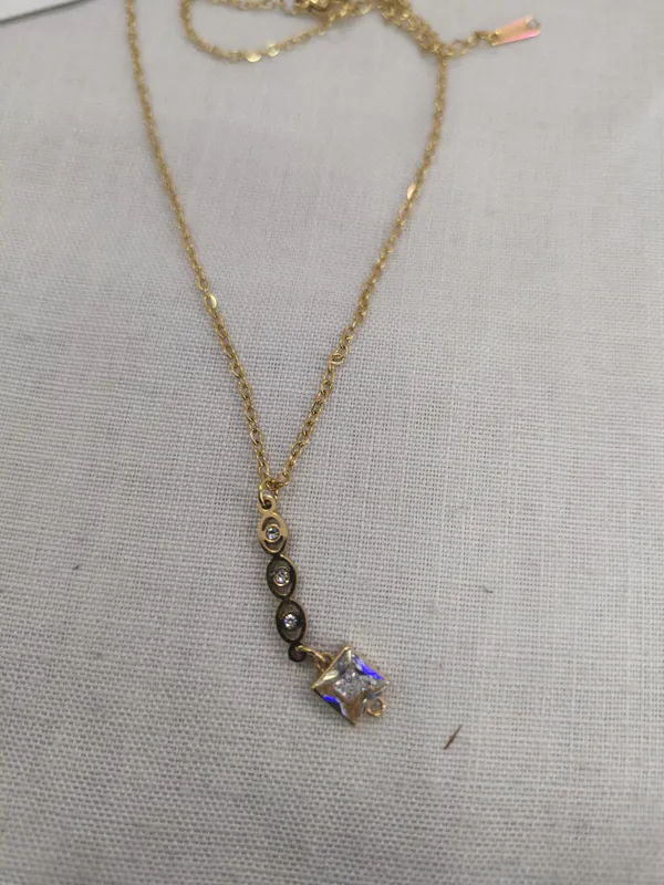Gold_Tone_Pendant_Necklace_for_Women
