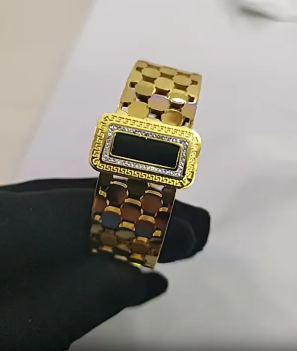 Gold_Stainless_Steel_Rectangular_Bracelet_Watch_For_Women
