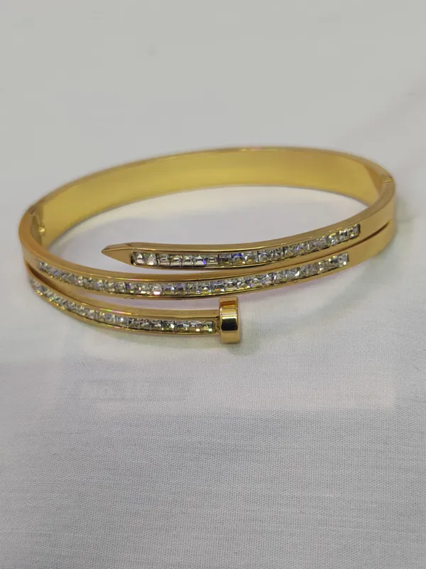 Gold_Stainless_Steel_Anti_Tarnish_Crystal_Bangle_For_Women