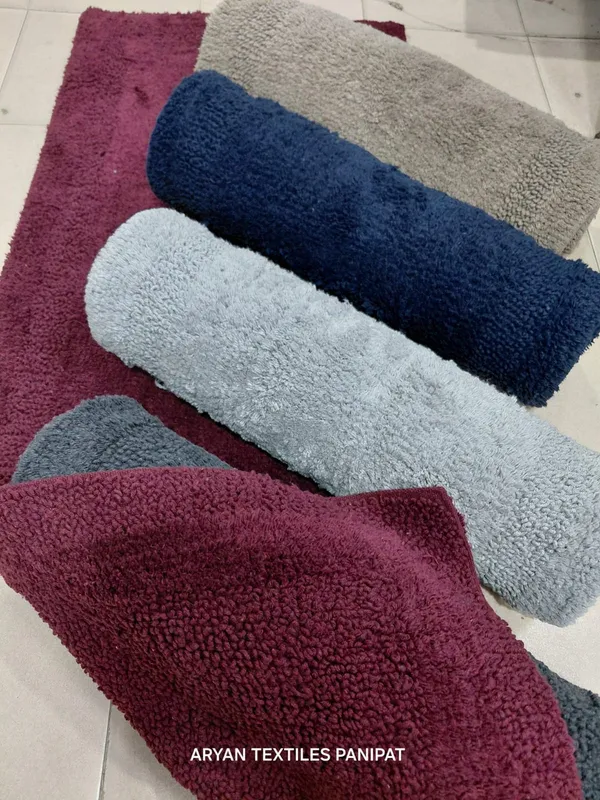 Plush_Solid_Color_Bath_Mat
