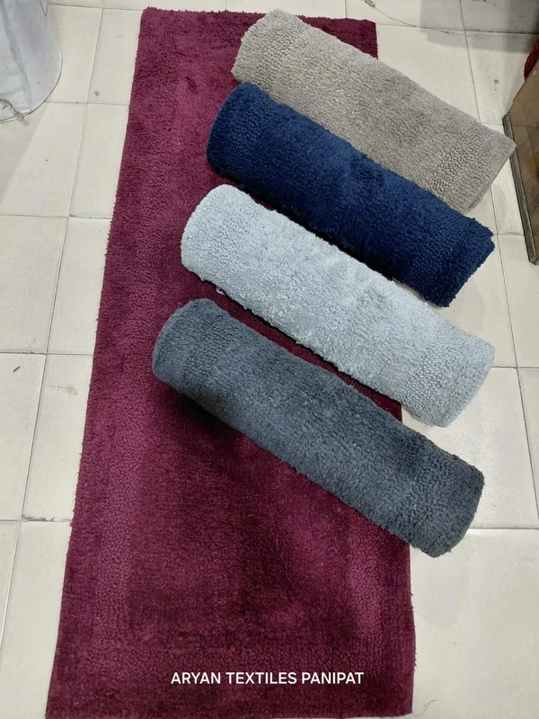 Plush_Solid_Color_Bath_Mat