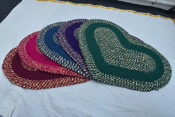 Woven_Multicolor_Oval_Table_Mat_Set