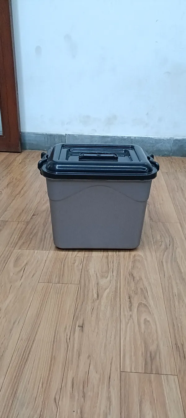 Plastic_Rectangular_Lidded_Trash_Bin_Pack_Of__2