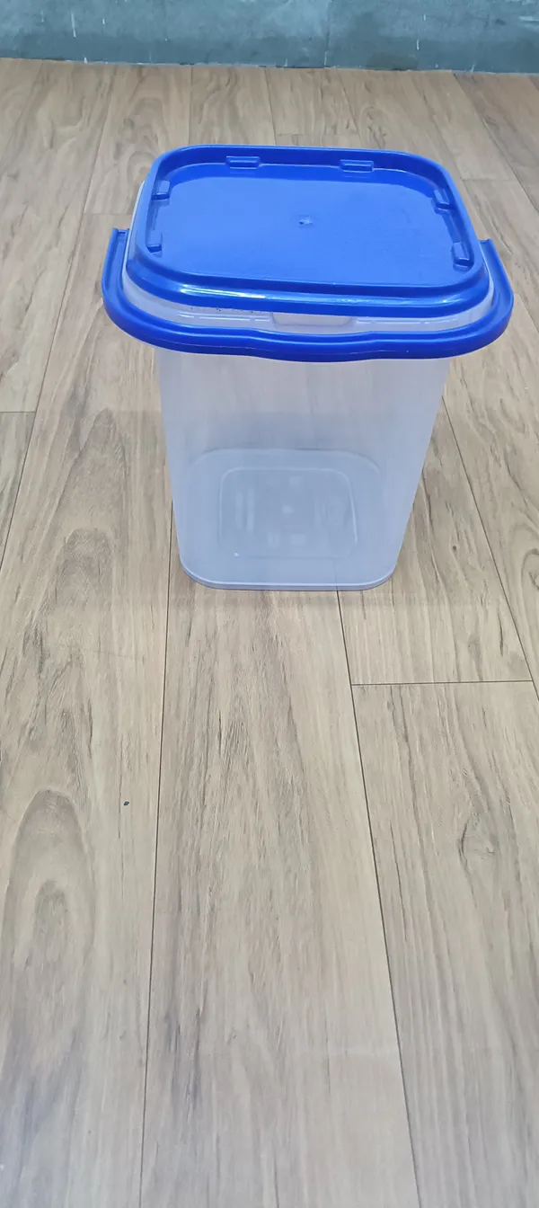 Plastic_Rectangular_Storage_Box_With_Lid_And_Handle_Pack_Of__6