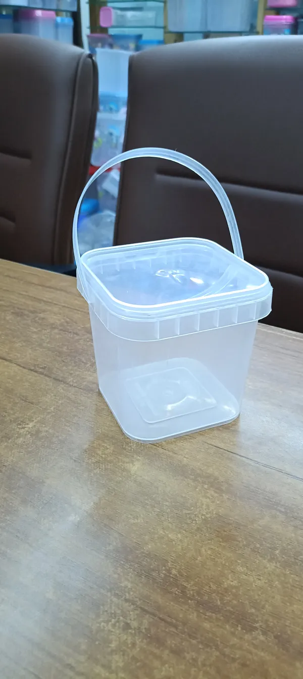 Transparent_Plastic_Storage_Bucket_With_Lid_Pack_Of__12