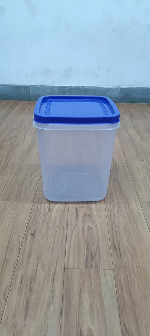 Plastic_Storage_Container_With_Blue_Lid_Pack_Of__3