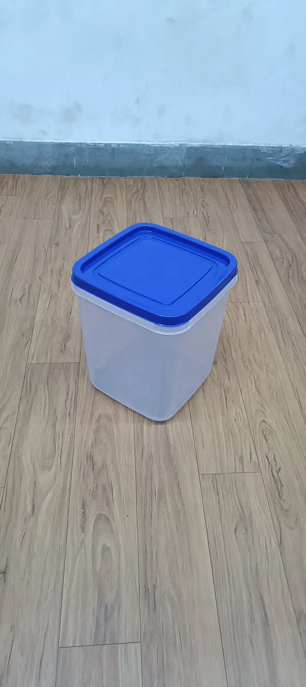 Plastic_Storage_Container_With_Blue_Lid_Pack_Of__3