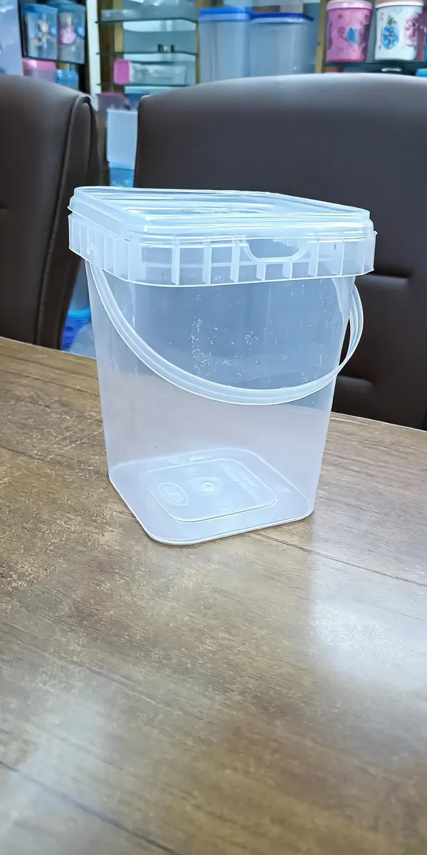Transparent_Plastic_Bucket_With_Lid_And_Handle_Pack_Of__6