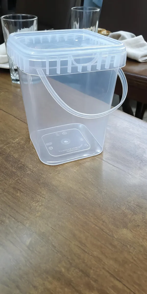 Transparent_Plastic_Bucket_With_Lid_And_Handle_Pack_Of__6