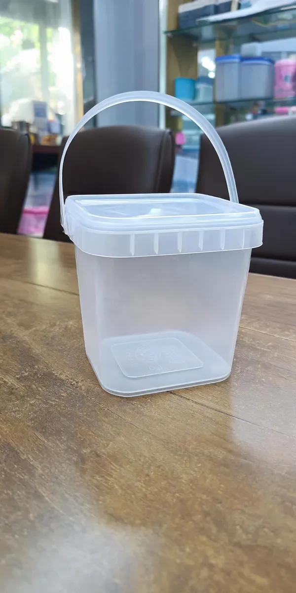 Transparent_Plastic_Storage_Bucket_With_Lid_Pack_Of__12