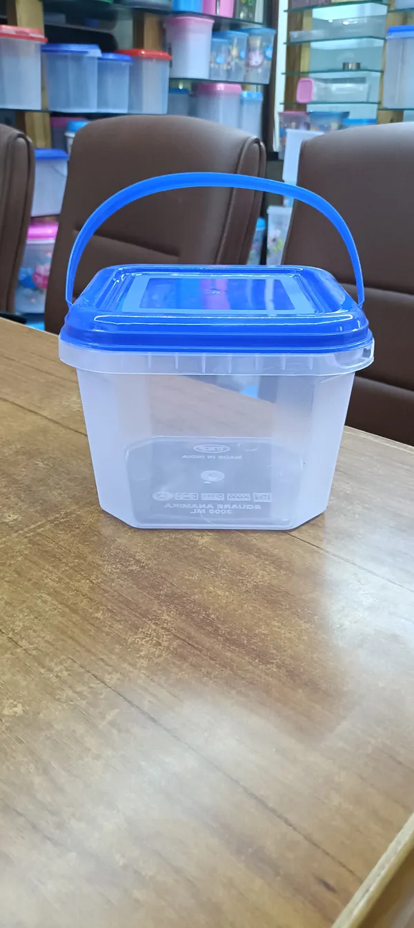 Plastic_Multipurpose_Storage_Bucket_With_Lid_Pack_Of__6