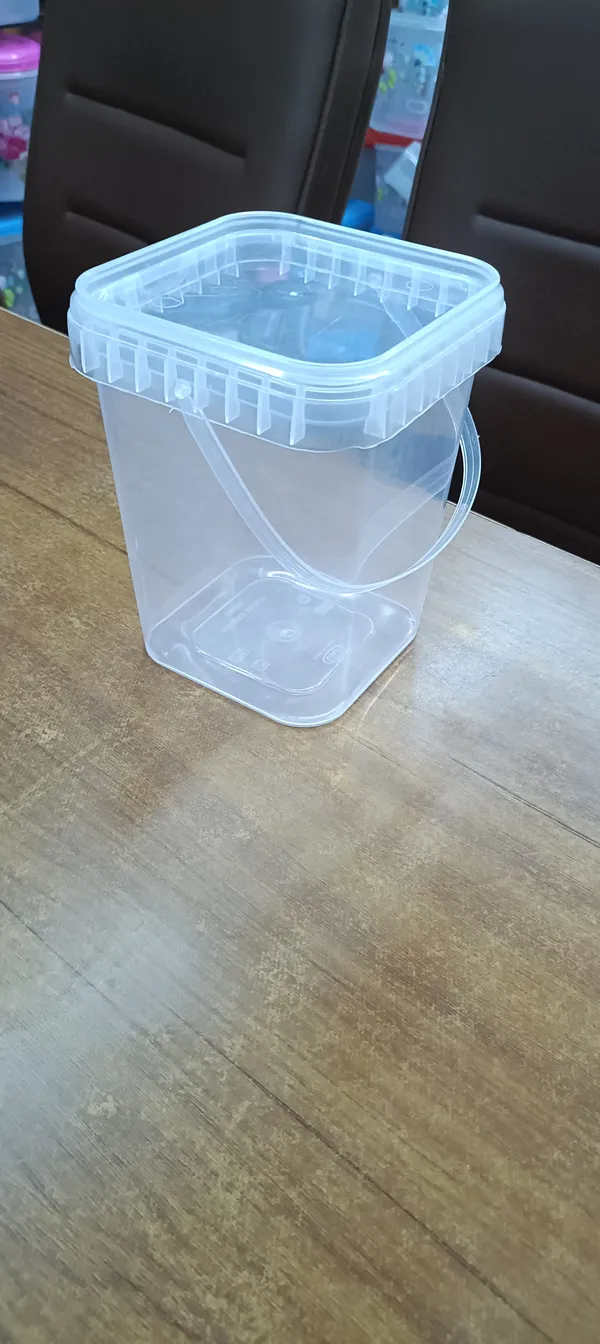 Transparent_Plastic_Bucket_With_Lid_And_Handle_Pack_Of__6