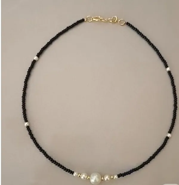 Black_Beaded_Pearl_Necklace_for_Women