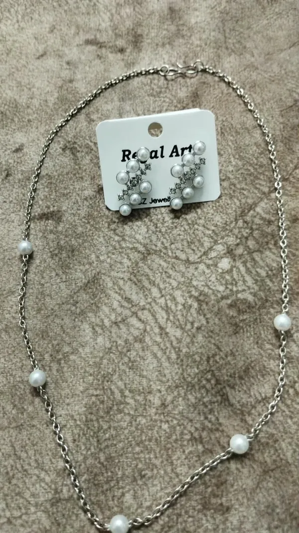 Silver_Tone_Pearl_Necklace_And_Earrings_Set