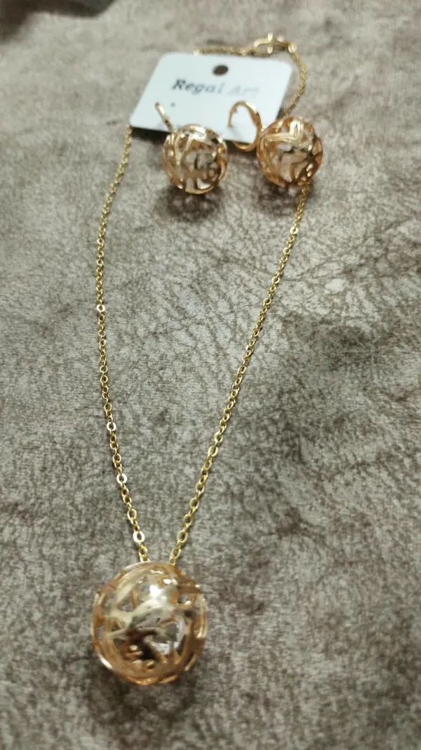 Gold_Tone_Filigree_Necklace_And_Earrings_Set_for_Women