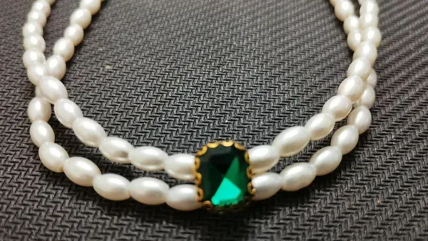 White_Pearls_And_Stones_Necklace_With_Earing_For_Women