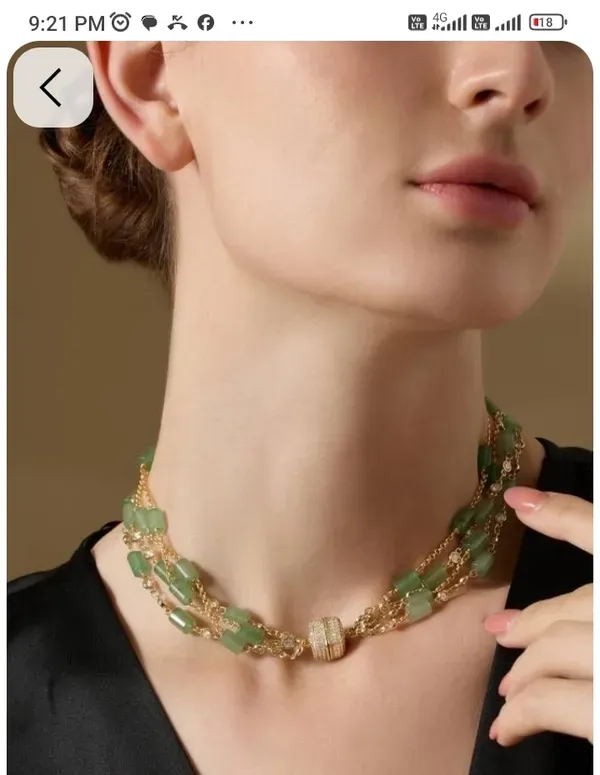 Golden_Pearls_And_Stones_Necklace_For_Women