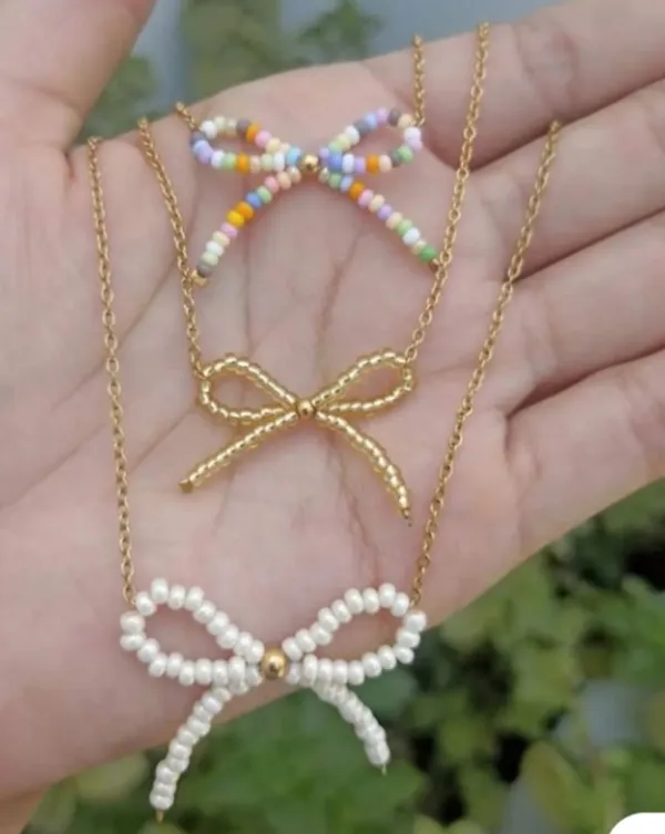 Multicolour_Beaded_Bow_Pendant_Necklace_Set_for_Women