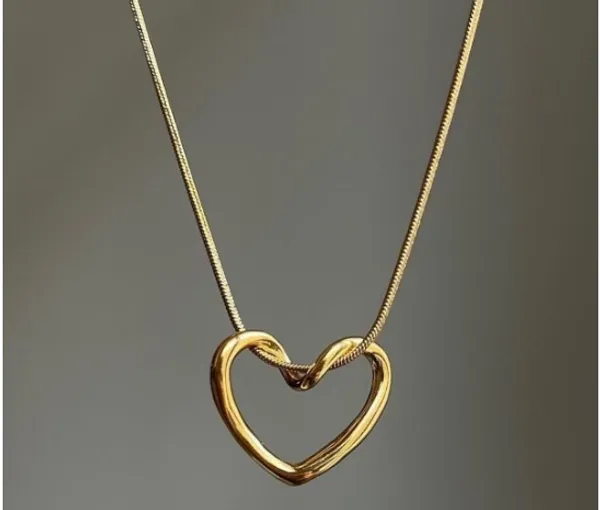 Gold_Tone_Heart_Pendant_Necklace_for_Women