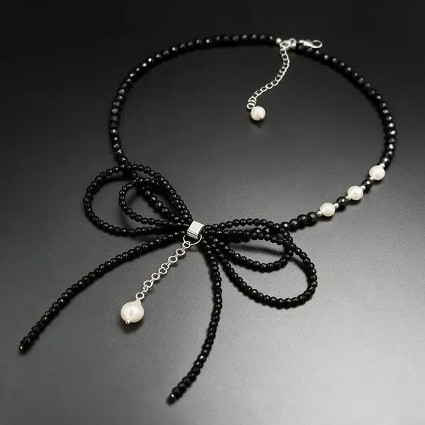 Black_Pearls_And_Stones_Necklace_For_Women