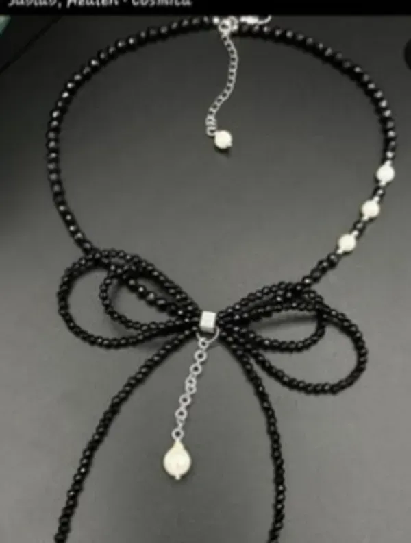 Black_Pearls_And_Stones_Necklace_For_Women