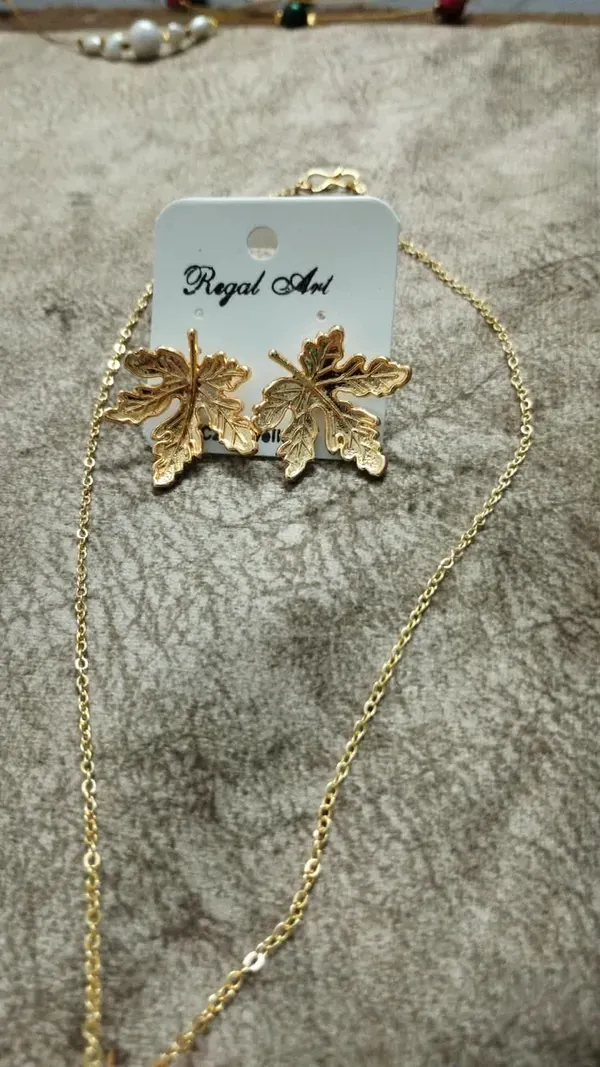 Golden_Stainless_Steel_Necklace_With_Earing_For_Women