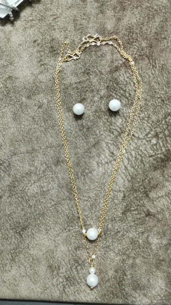 Gold-Tone_Pearl_Layered_Necklace_Set_for_Women