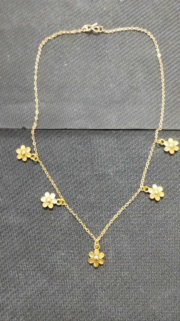 Gold-Tone_Floral_Necklace_for_Women