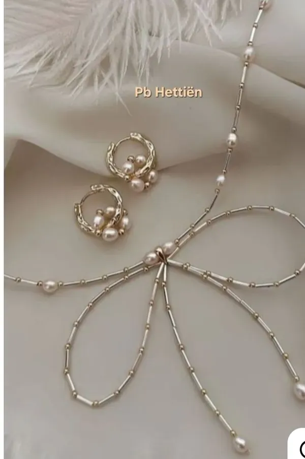 White_Pearls_And_Stones_Necklace_With_Earing_For_Women