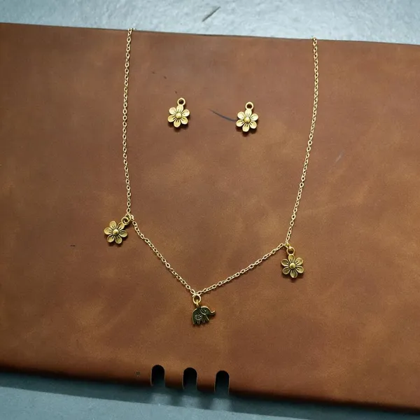 Golden_Stainless_Steel_Necklace_With_Earing_For_Women