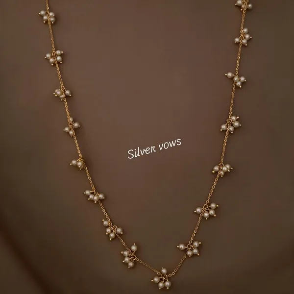 Golden_Pearls_And_Stones_Necklace_For_Women