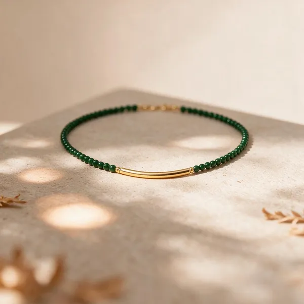 Green_Pearls_And_Stones_Necklace_For_Women
