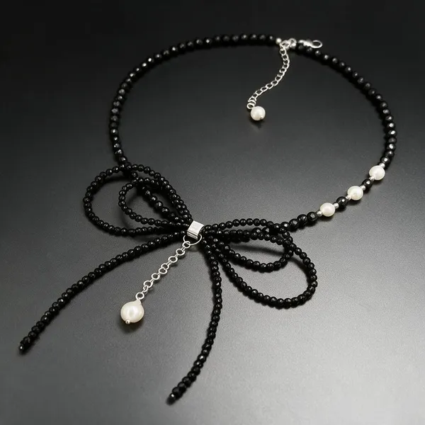 Black_Pearls_And_Stones_Necklace_For_Women
