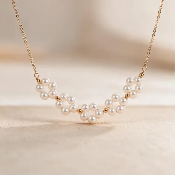 Golden_Pearls_And_Stones_Necklace_For_Women