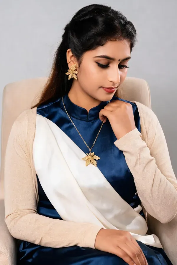 Golden_Stainless_Steel_Necklace_With_Earing_For_Women