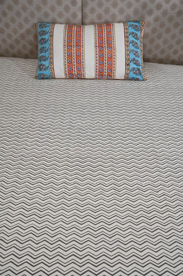 Percale_Cotton_Block_Print_White_King_Size_Bedsheet