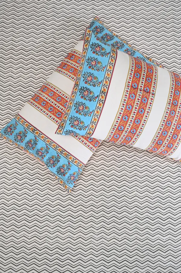 Percale_Cotton_Block_Print_White_King_Size_Bedsheet