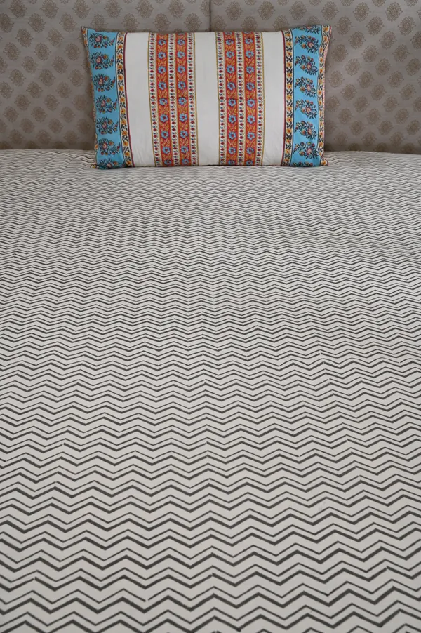 Percale_Cotton_Block_Print_White_King_Size_Bedsheet