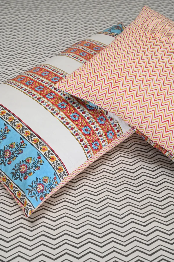Percale_Cotton_Block_Print_White_King_Size_Bedsheet