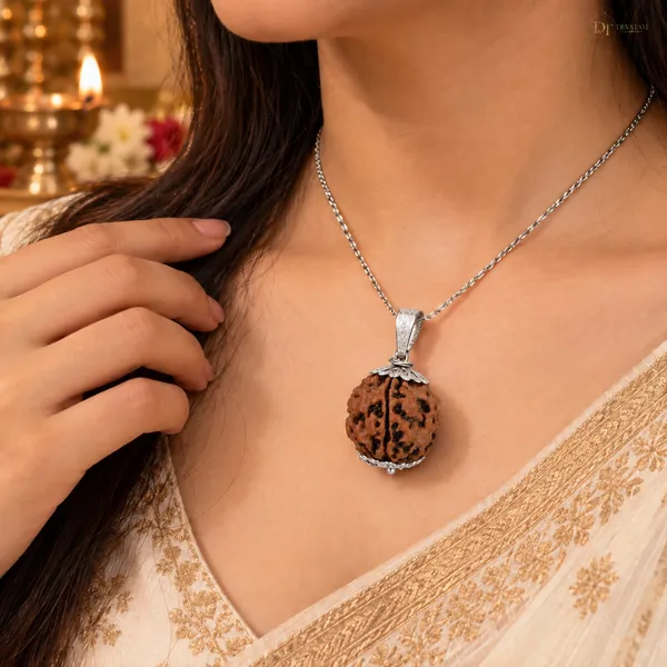 7_Mukhi_Nepali_Silver_Tone_Rudraksha_Pendant_