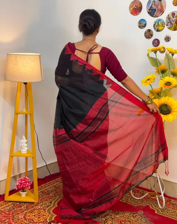 Black_And_Red_Printed_Saree_for_Women