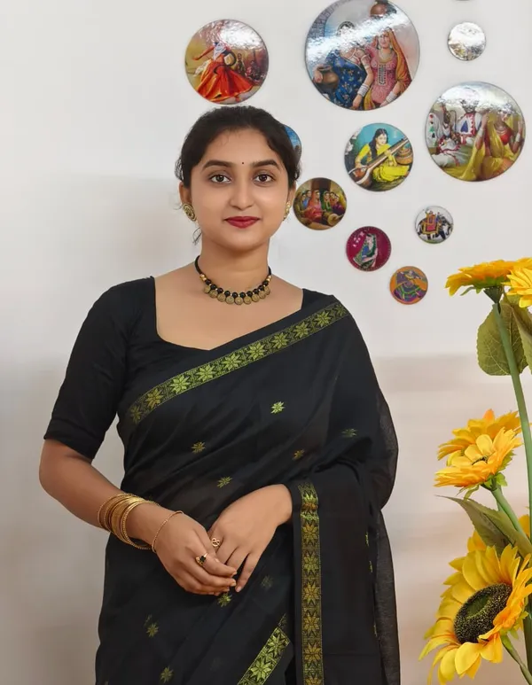 Black_and_Red_semi_maheshwari_saree_