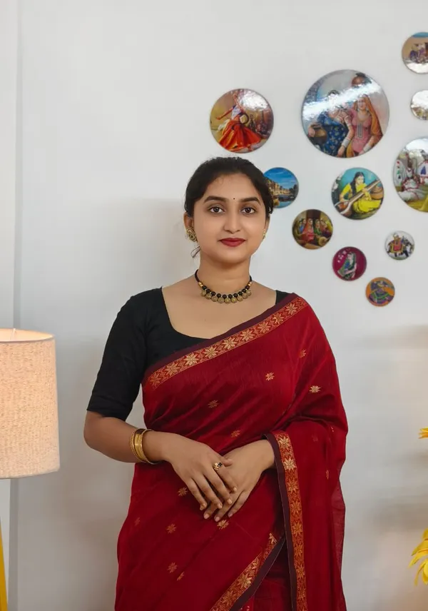 Red_semi_maheshwari_saree_