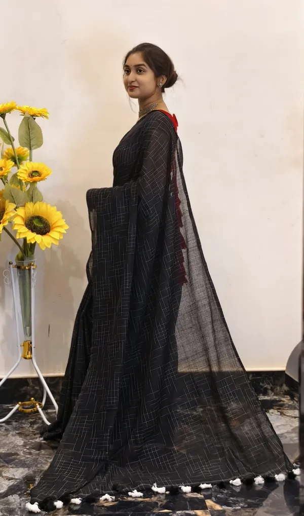 Black_Masrise_Cotton_Geometric_Print_Saree_For_Women