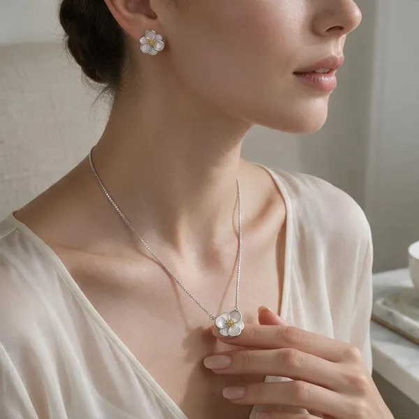 Silver-Toned_Floral_Necklace_And_Earrings_Set_for_Women