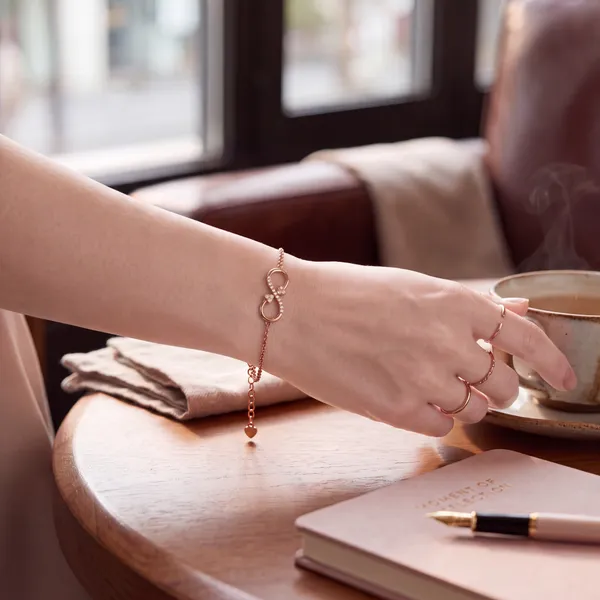 Rose_Gold_Infinity_Chain_Bracelet_for_Women
