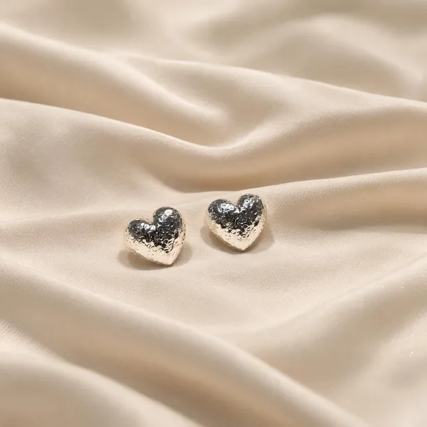 Platinum_Plated_925_Silver_Dazzling_Hearts_Stud_Earrings_For_Women