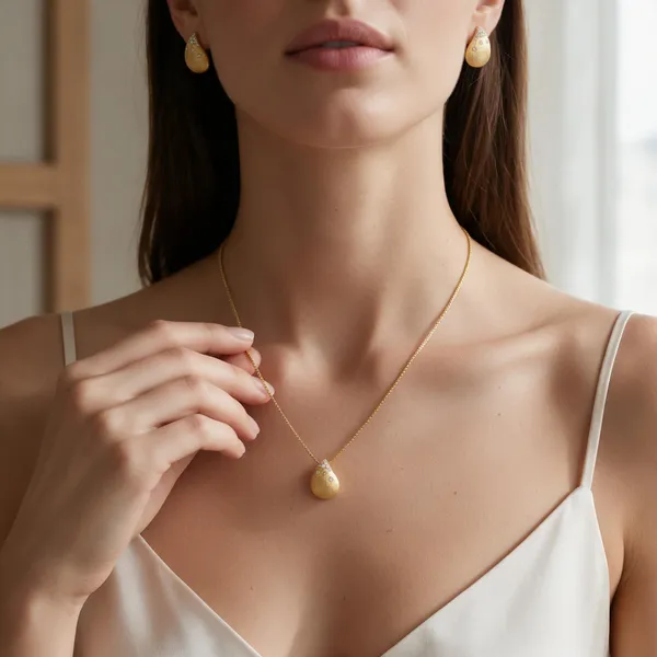 Gold_Tone_Teardrop_Necklace_And_Earrings_Set_for_Women